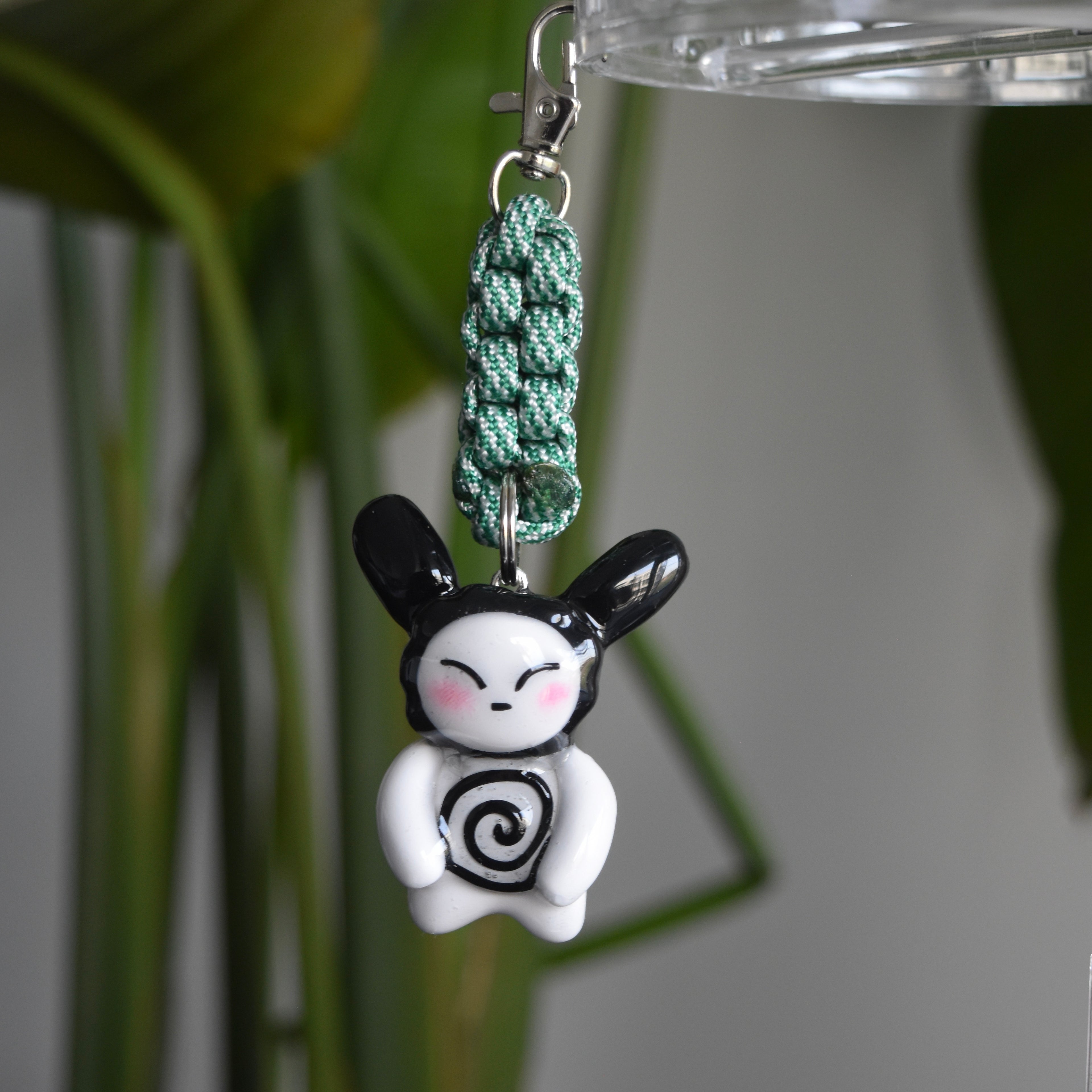 Black Bunny Spiral Green Knot
