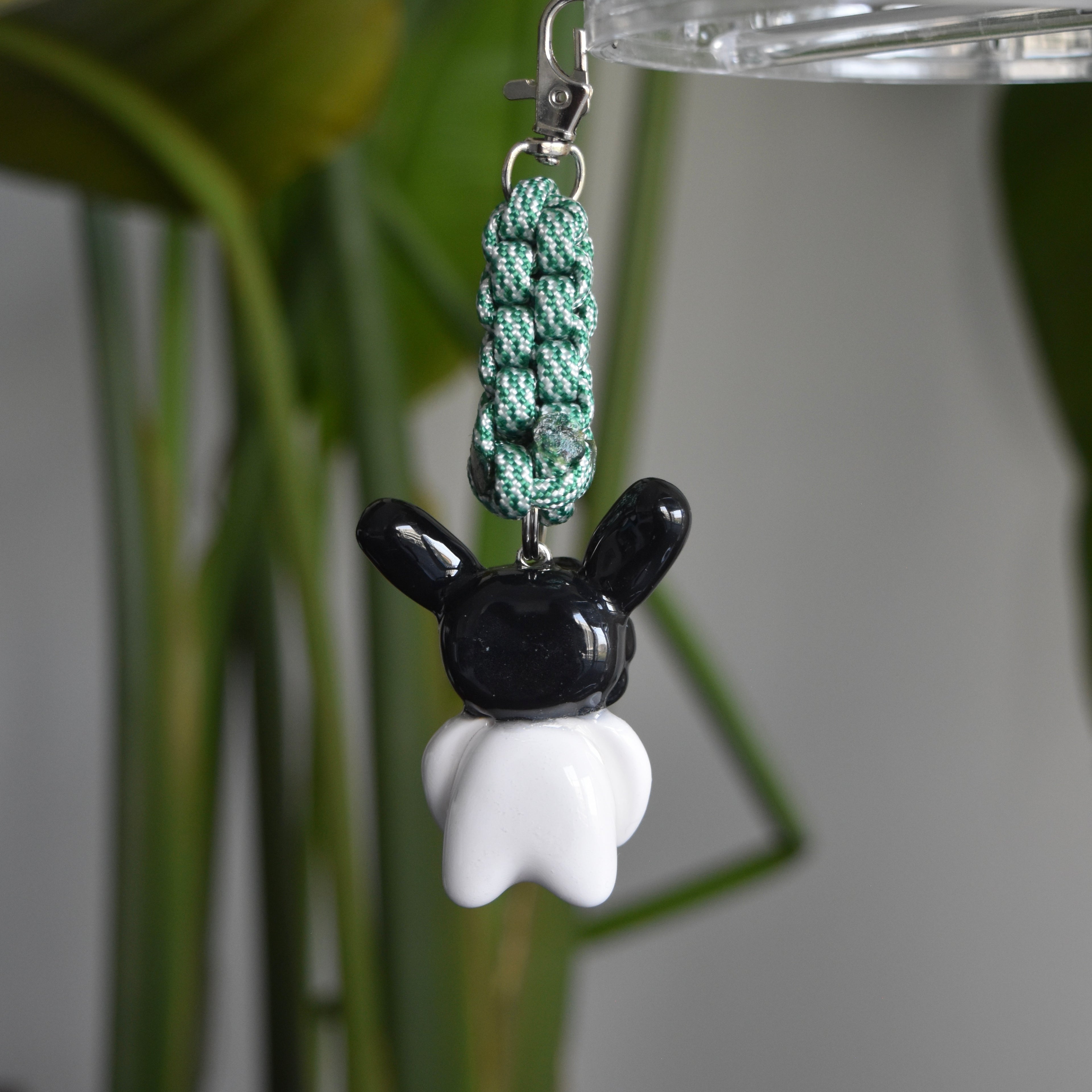 Black Bunny Spiral Green Knot
