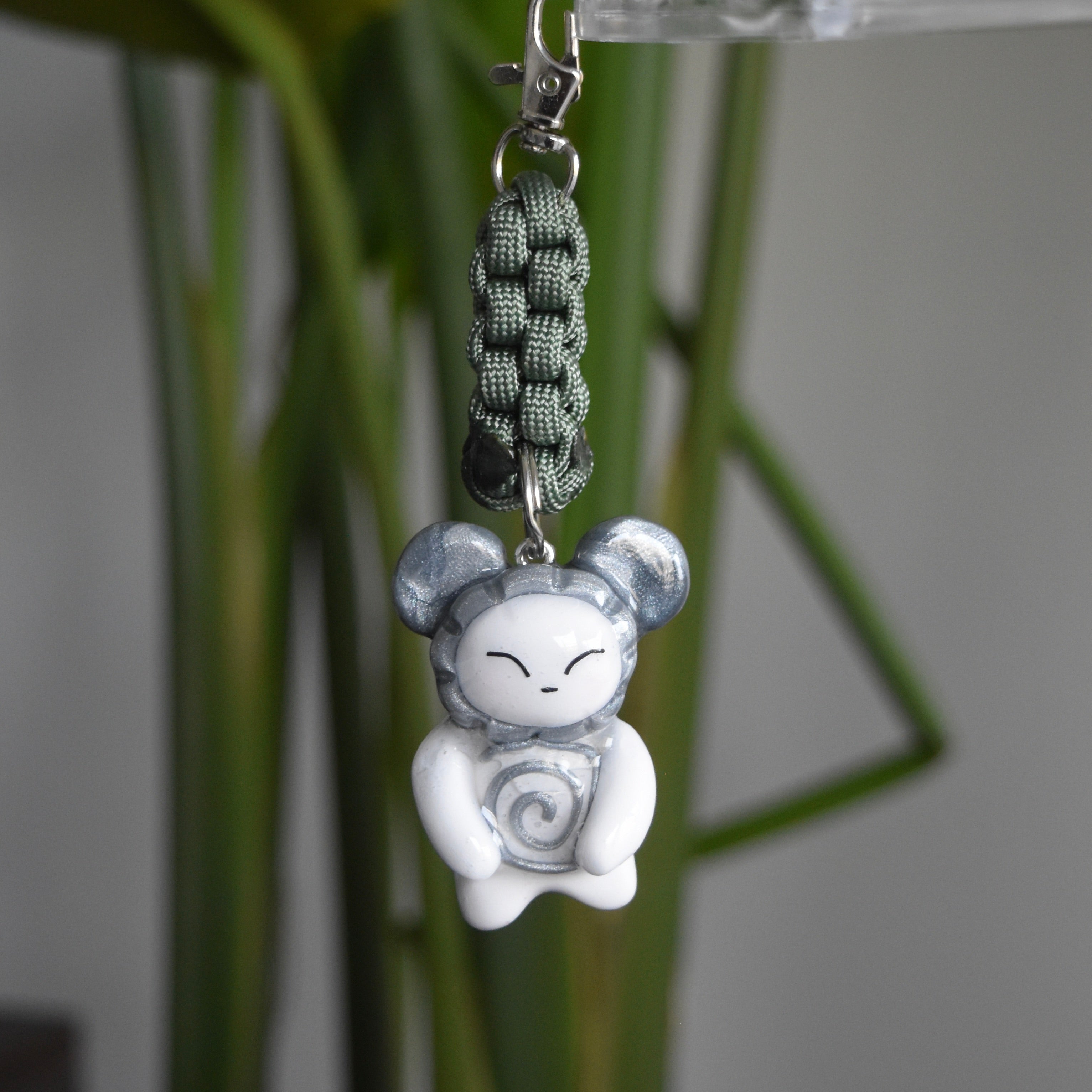 Silver Bear Spiral Green Knot