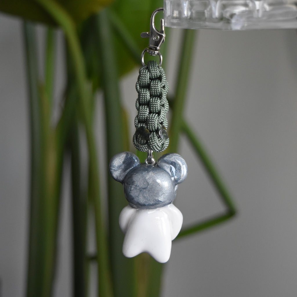 Silver Bear Spiral Green Knot