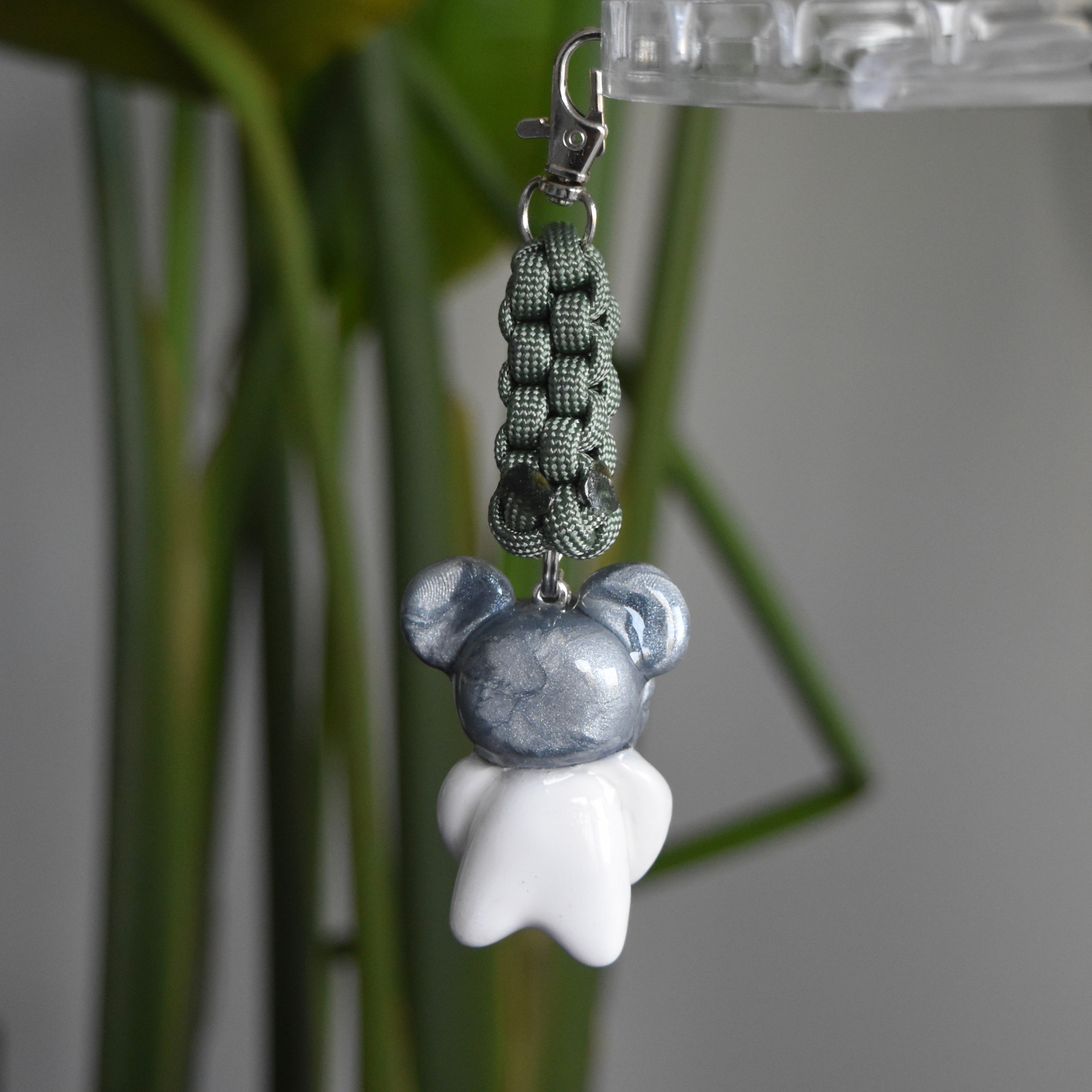 Silver Bear Spiral Green Knot