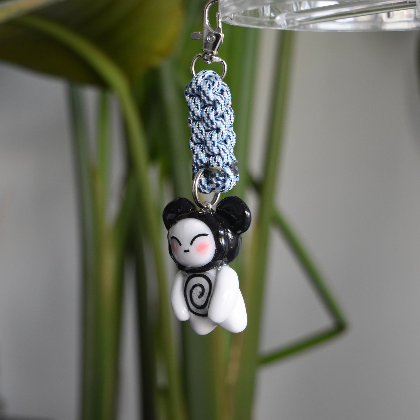 Black Bear Spiral Blue White Knot