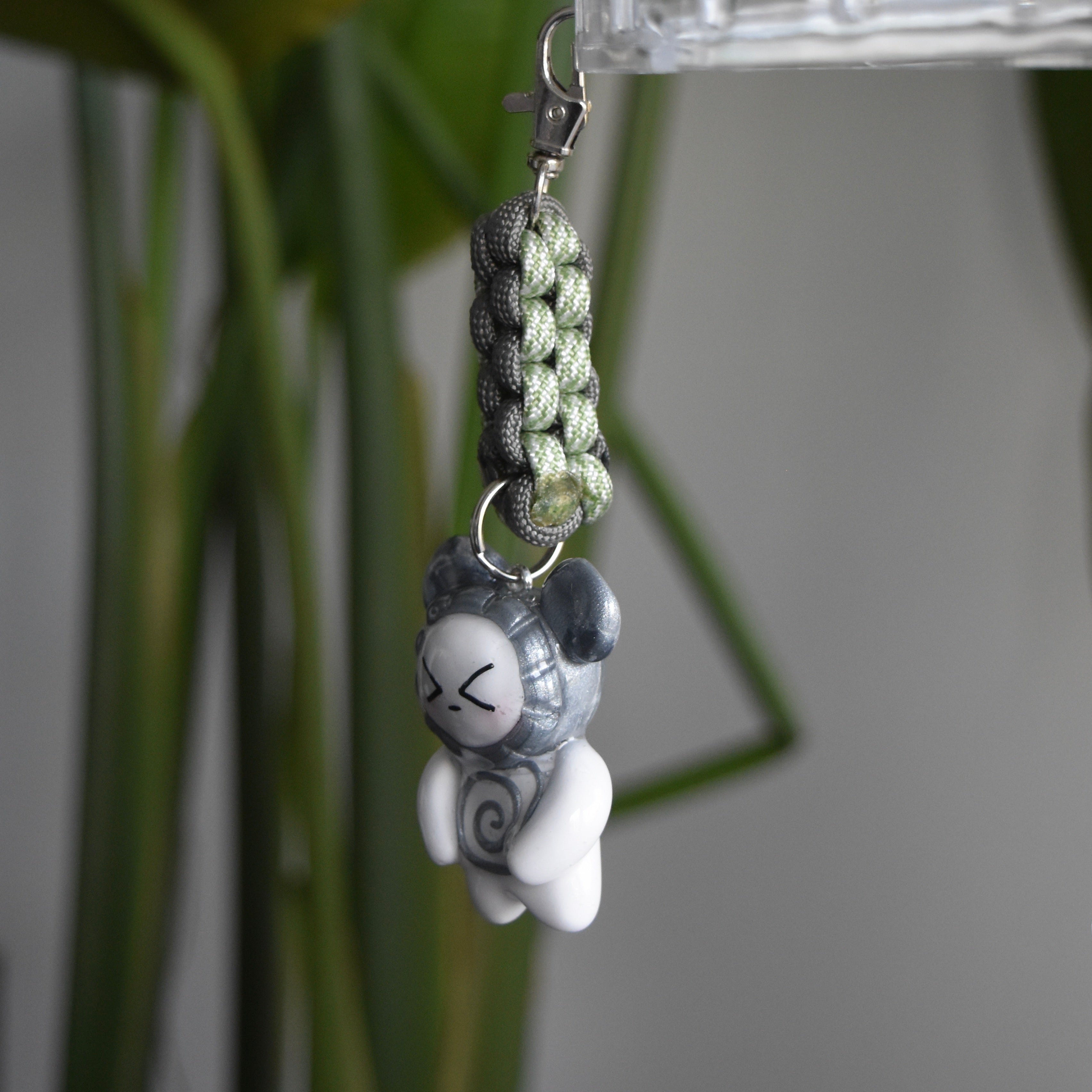 Silver Bear Spiral Grey Green Box Knot