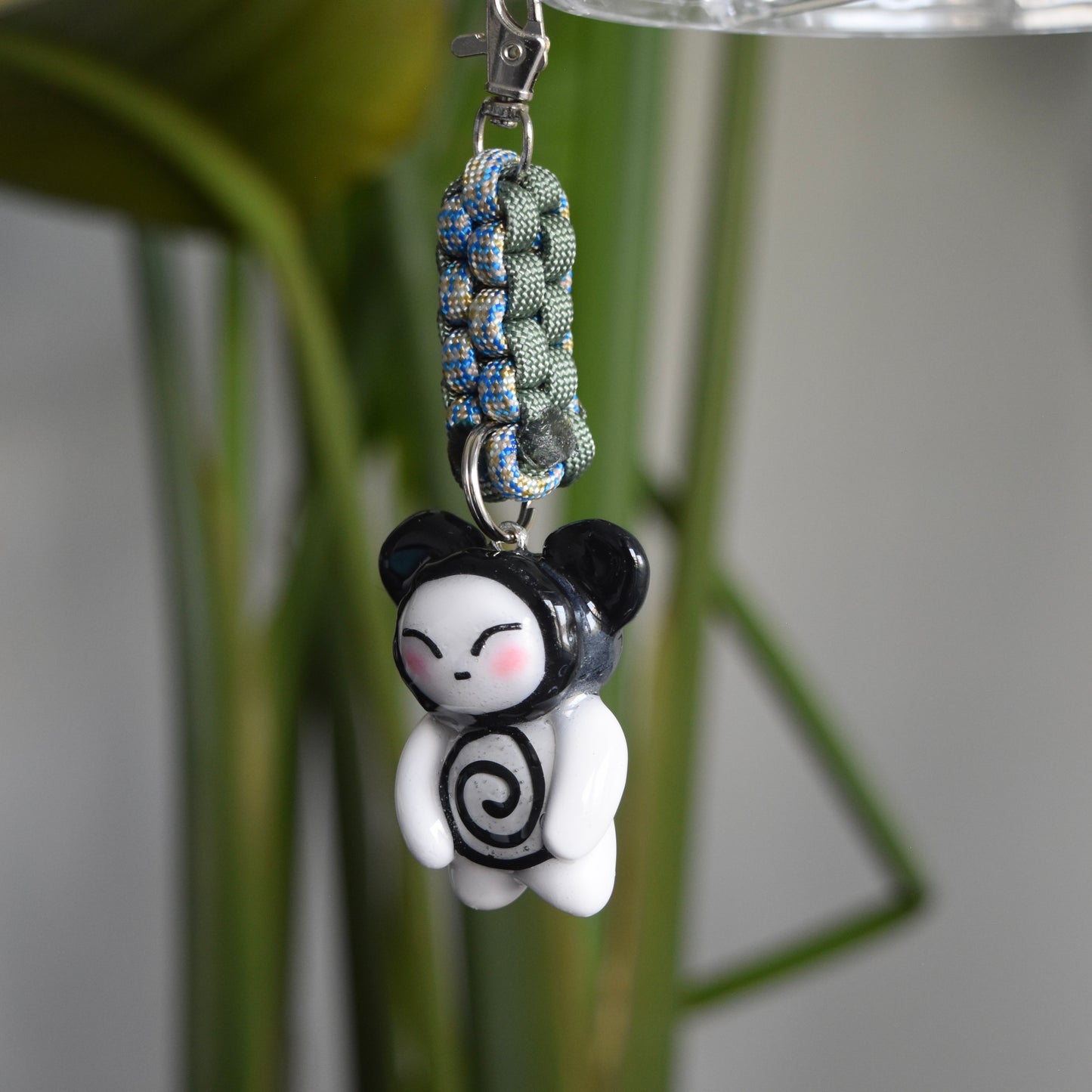 Black Bear Spiral Blue Green Knot