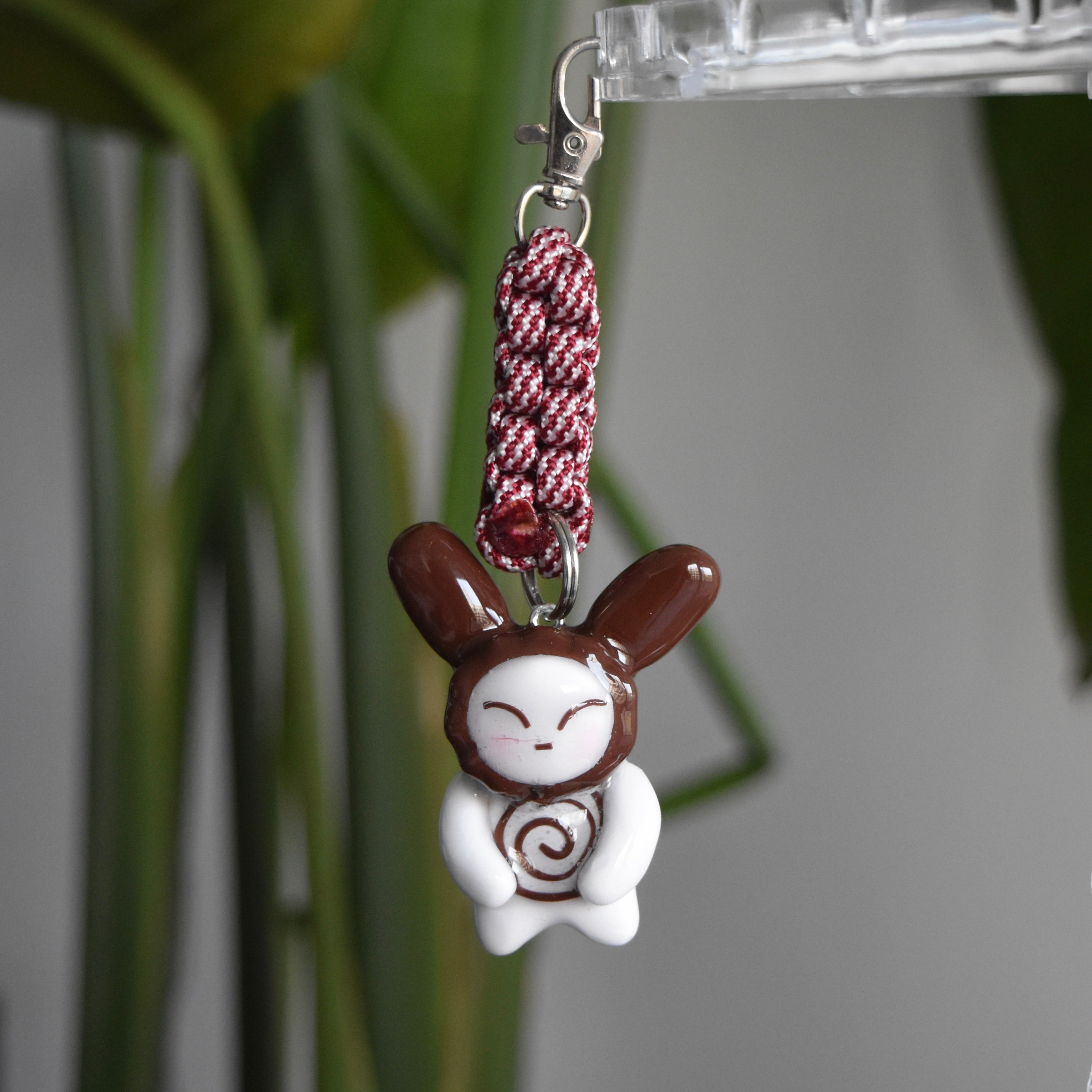 Brown Bunny Spiral Red Box Knot