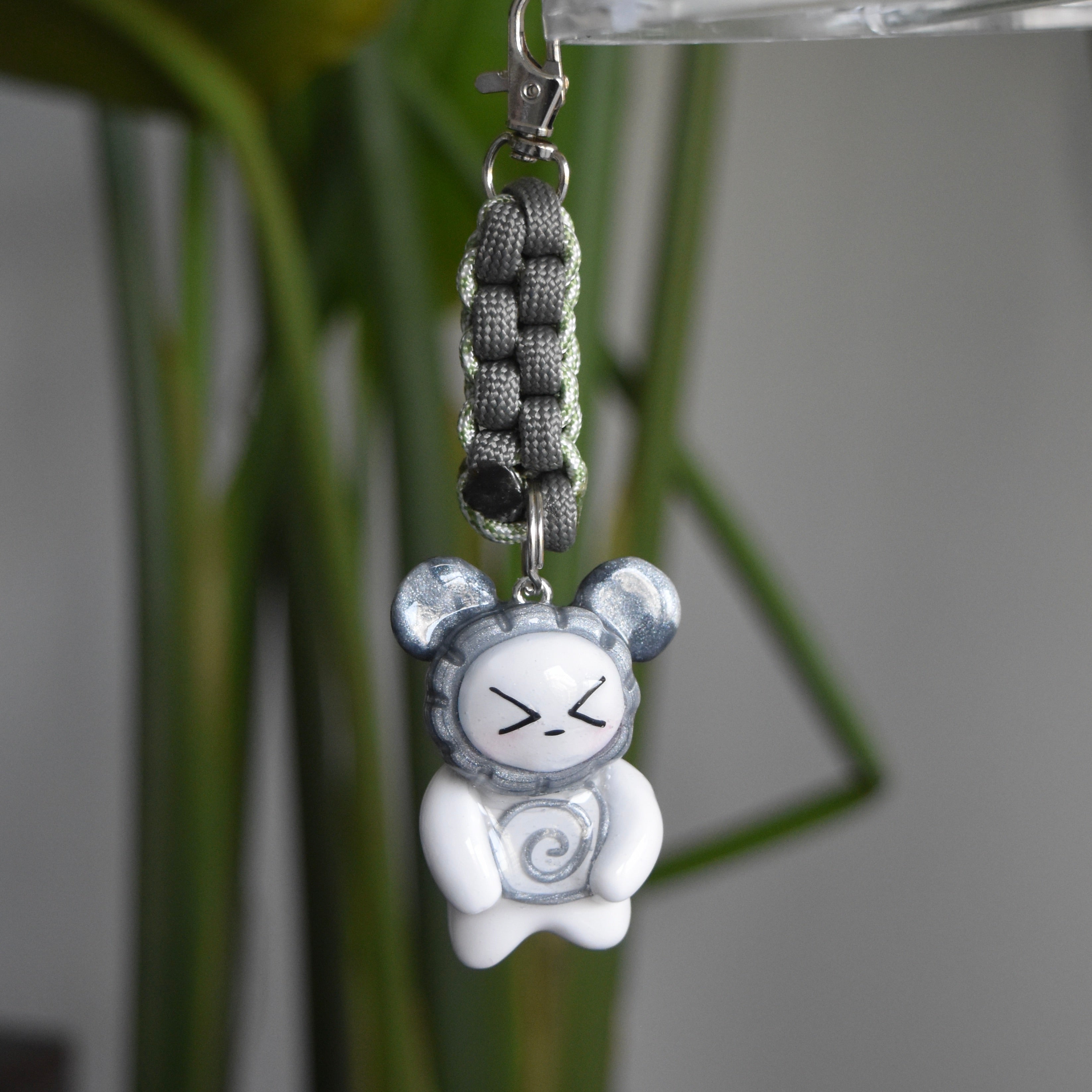Silver Bear Spiral Grey Green Box Knot