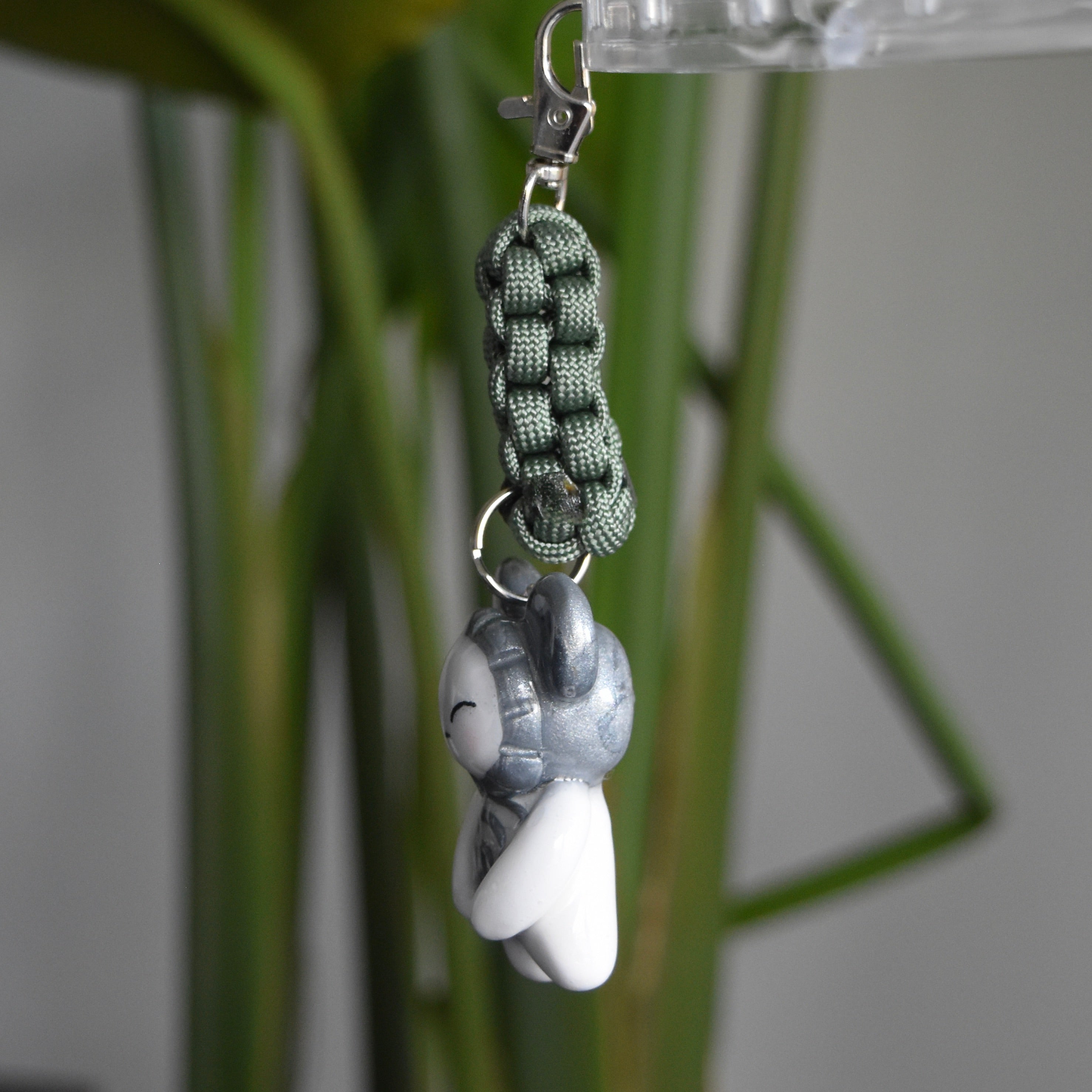 Silver Bear Spiral Green Knot